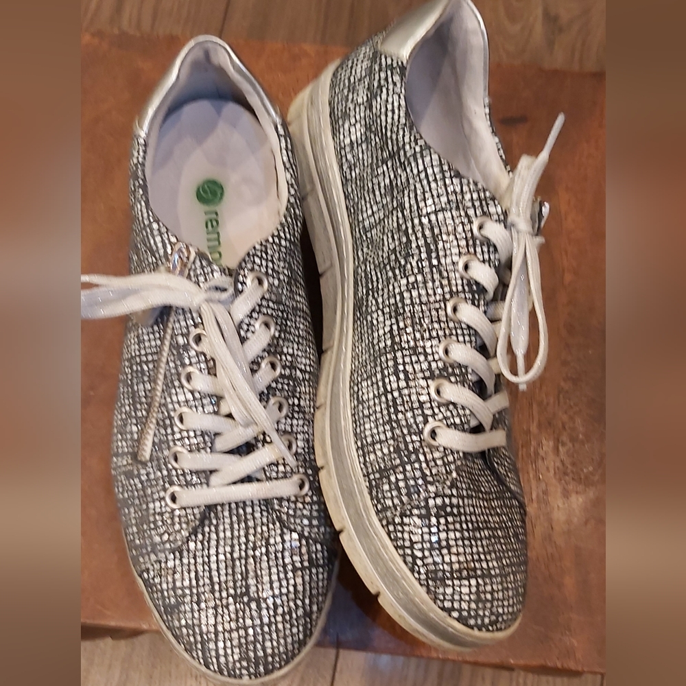 Remonte soft metalic runners